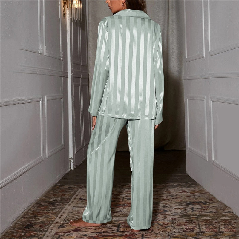 Luxuriöser Seidenpyjama für Damen - Nina