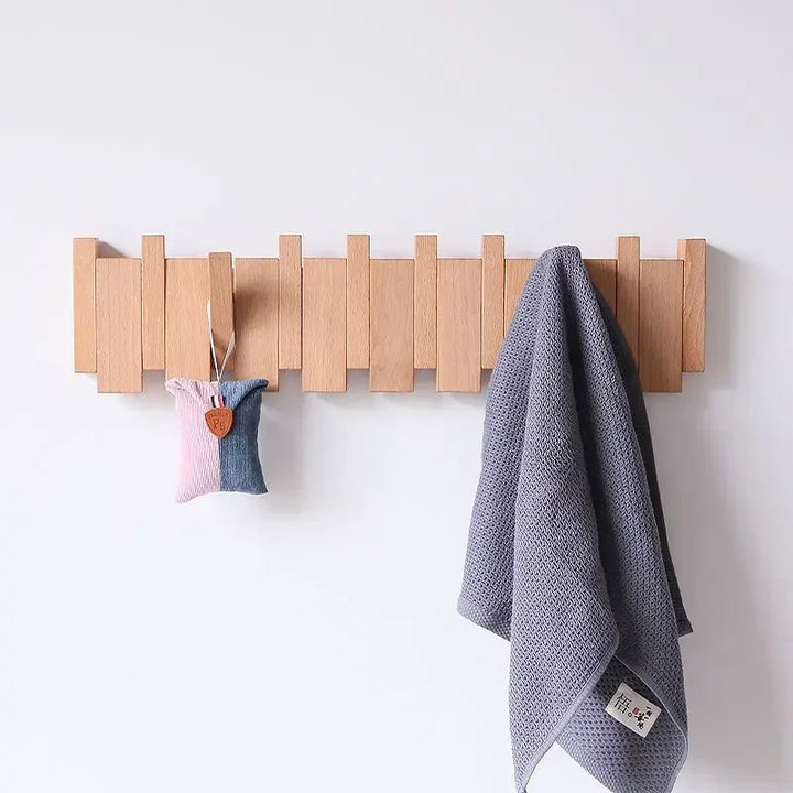 Klaviatur-Holz-Garderobe – Elegante Wandorganisation für den Eingangsbereich