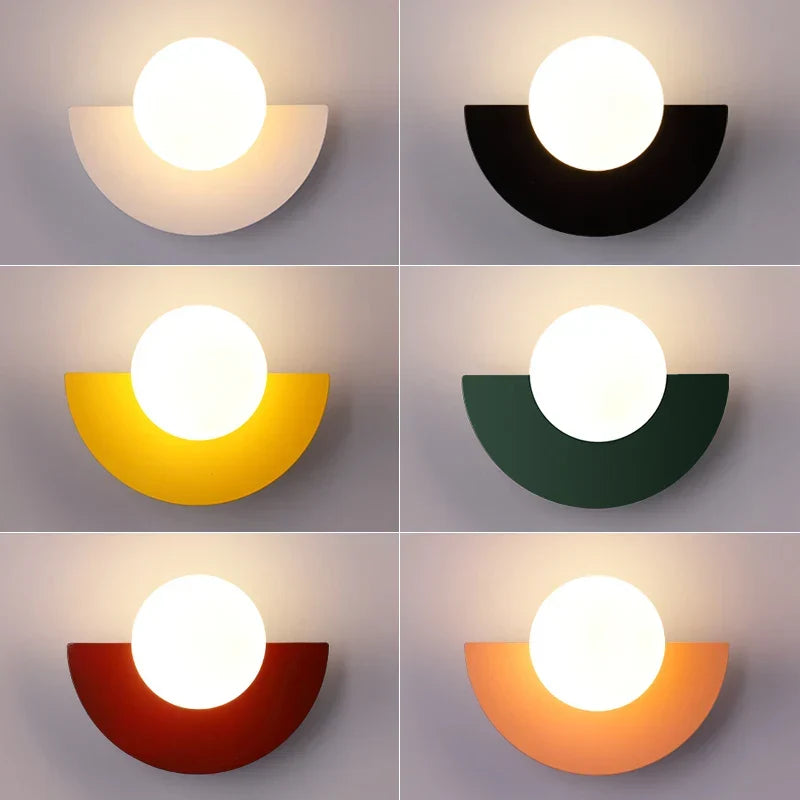 Moderne LED-Wandleuchte im geometrischen Halbkreis-Design