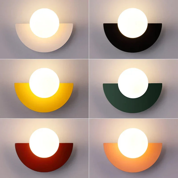 Moderne LED-Wandleuchte im geometrischen Halbkreis-Design