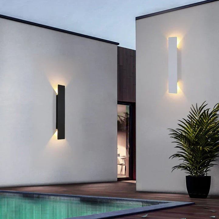 AquaLine LED Außenwandlampe – Elegantes Design mit Witterungsbeständigem Gehäuse