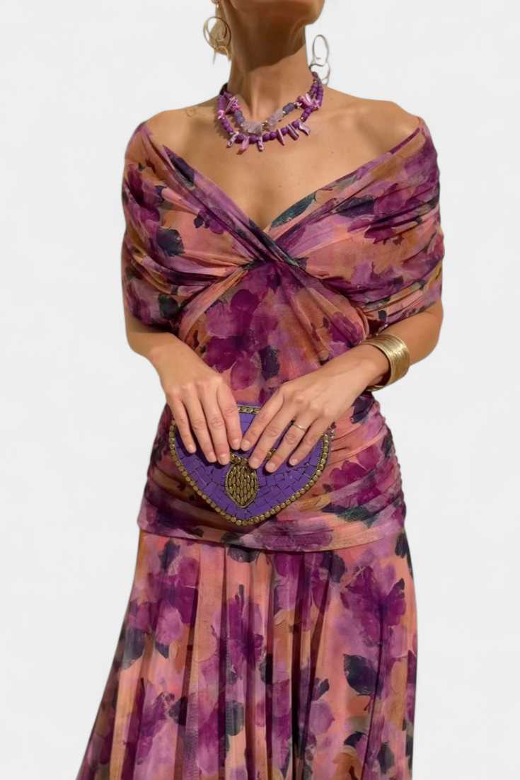 Langes, elegantes, fliessendes Damenkleid – V-Ausschnitt, raffiniertes Design