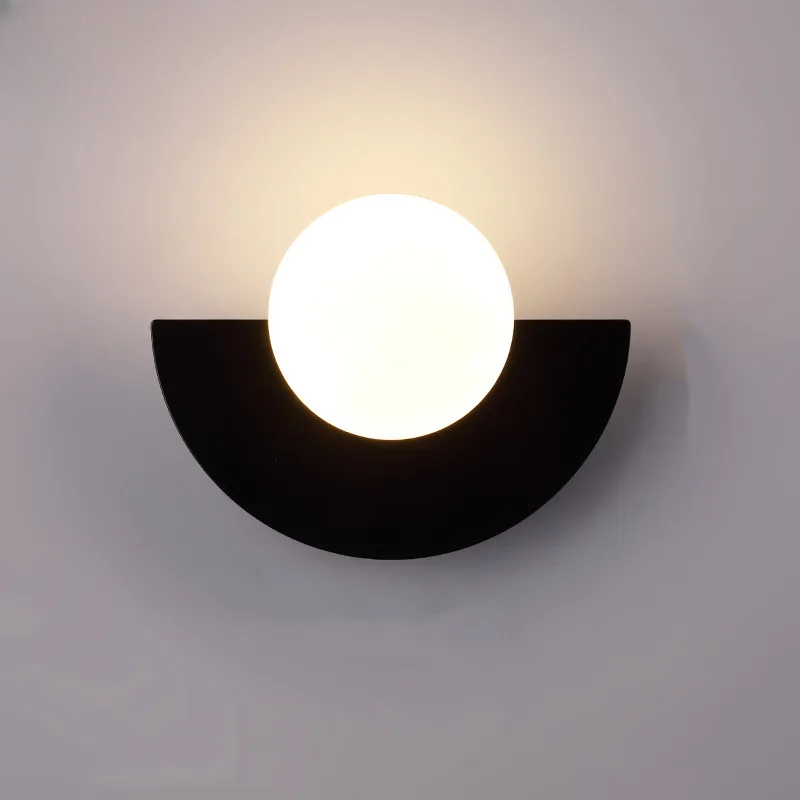 Moderne LED-Wandleuchte im geometrischen Halbkreis-Design