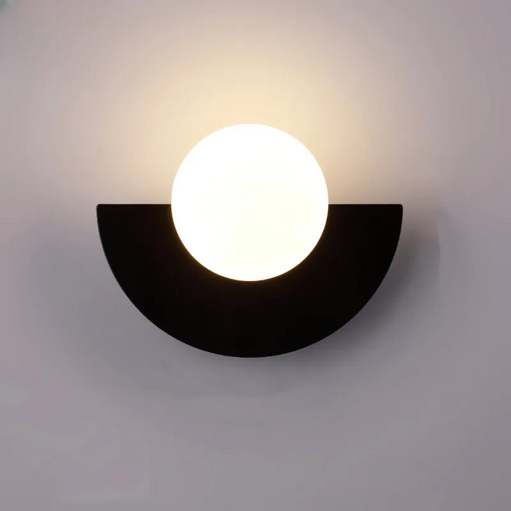 Moderne LED-Wandleuchte im geometrischen Halbkreis-Design