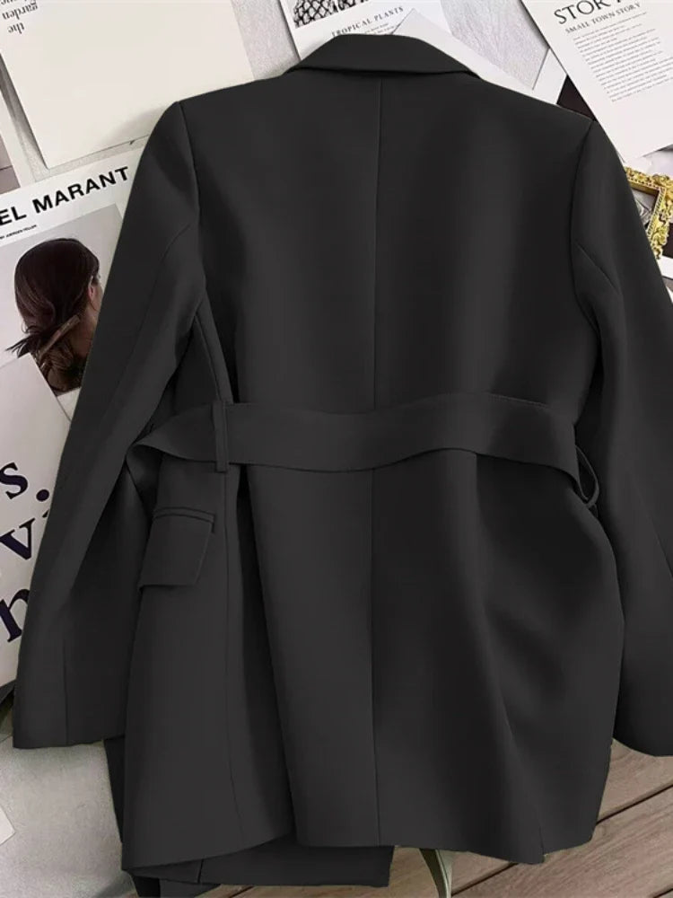 Nora | Stylischer Blazer mit Gürtel für einen Modernen Look