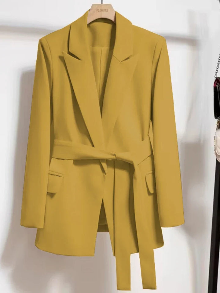 Nora | Stylischer Blazer mit Gürtel für einen Modernen Look