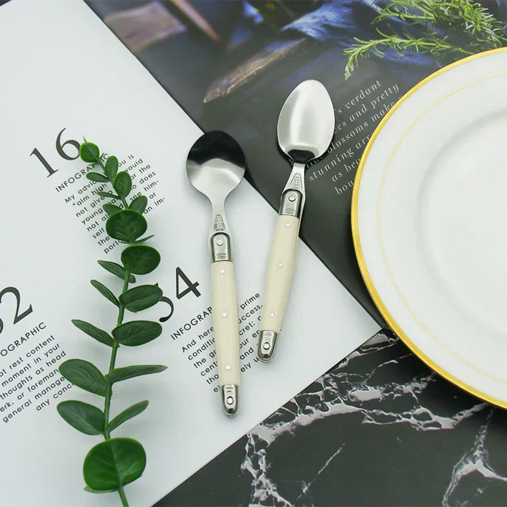 IvoryElegance – Luxuriöses Laguiole-Besteckset mit zeitlosem Stil