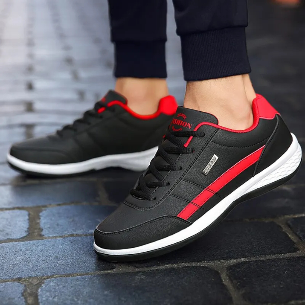 Elegante Ledersneaker für Herren mit vorderer Schnürung und Seitenpaneel