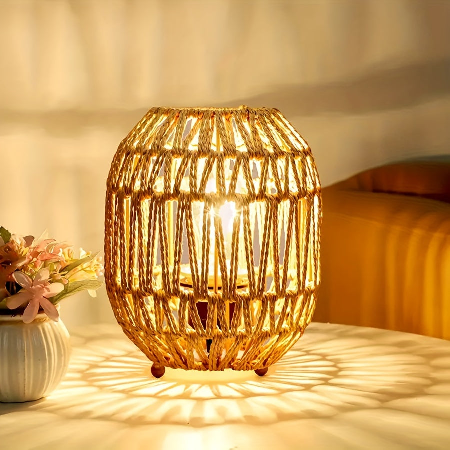 Boho-Tischlampe aus Rattan – Handgefertigter Lichtakzent für Schlafzimmer oder Wohnbereich