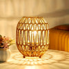 Boho-Tischlampe aus Rattan – Handgefertigter Lichtakzent für Schlafzimmer oder Wohnbereich