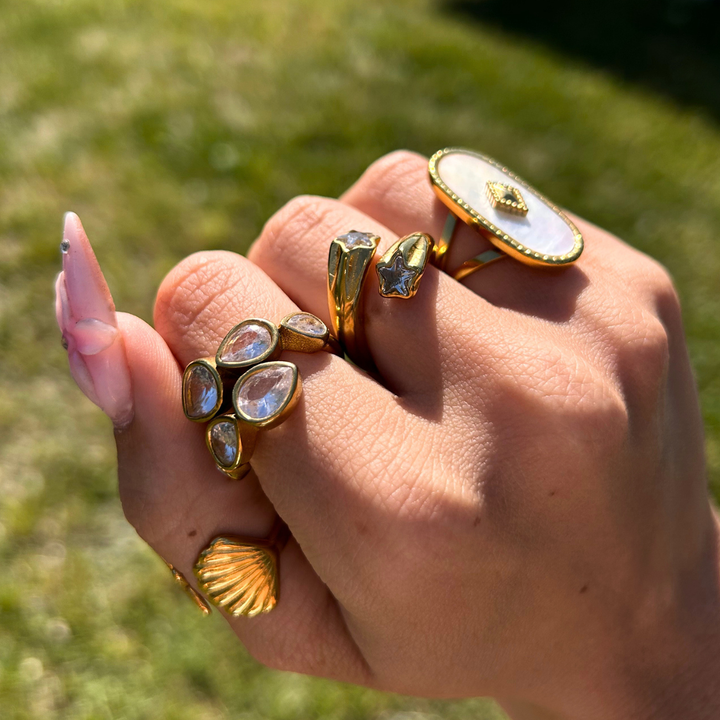 Sternring – verstellbarer goldener Wickelring mit Stern