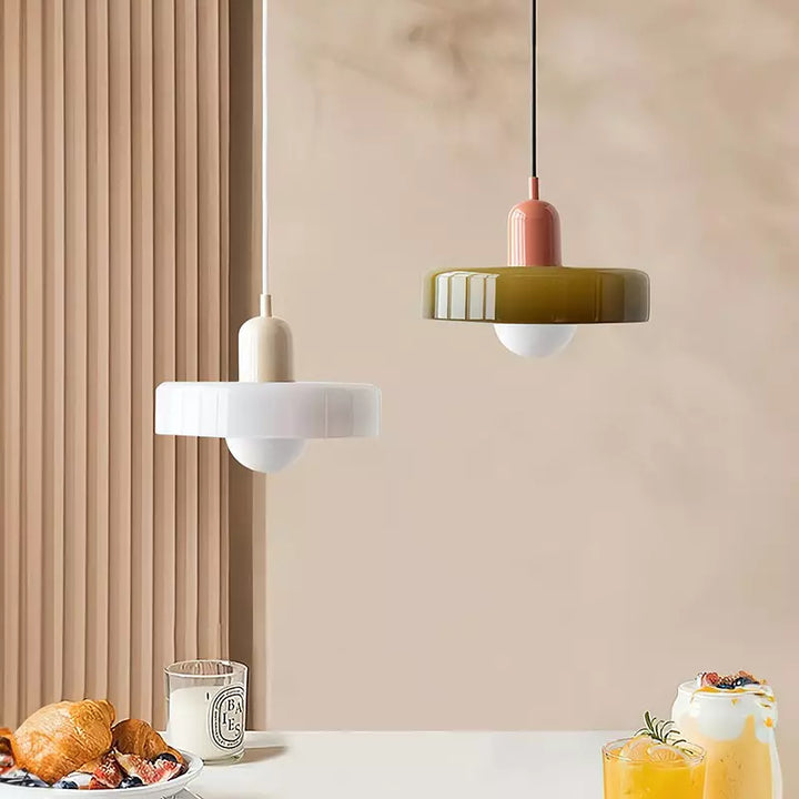Farbenfrohe Pendelleuchte im Bauhausstil - StiloGlas