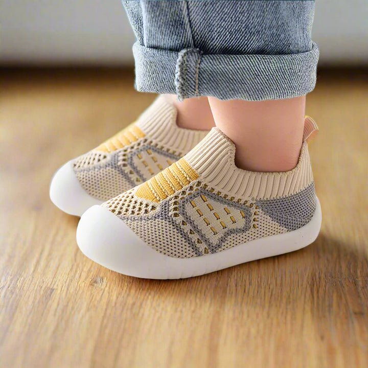 Babyschuhe mit passgenauem elastischem Sitz, rutschfesten Sohlen, atmungsaktivem Mesh, Alter 0-4