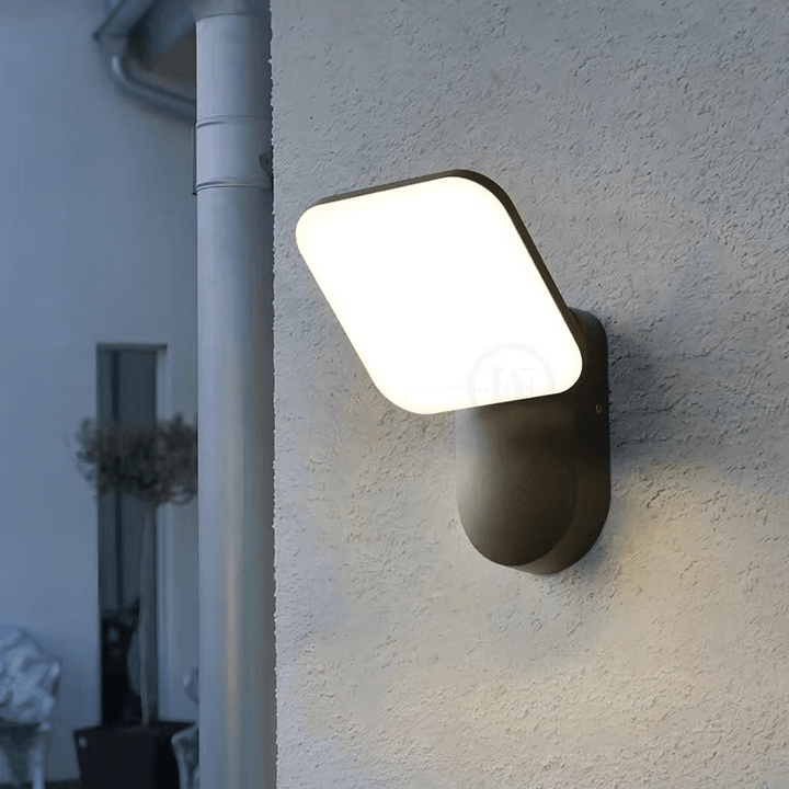 Intelligente LED-Wandleuchte mit Bewegungssensor
