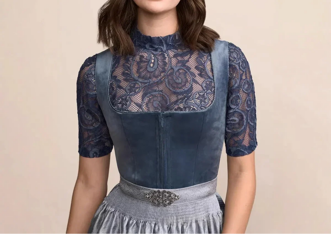 Damen-Dirndl mit dekorativer Borte, Schürze und plissiertem Rock