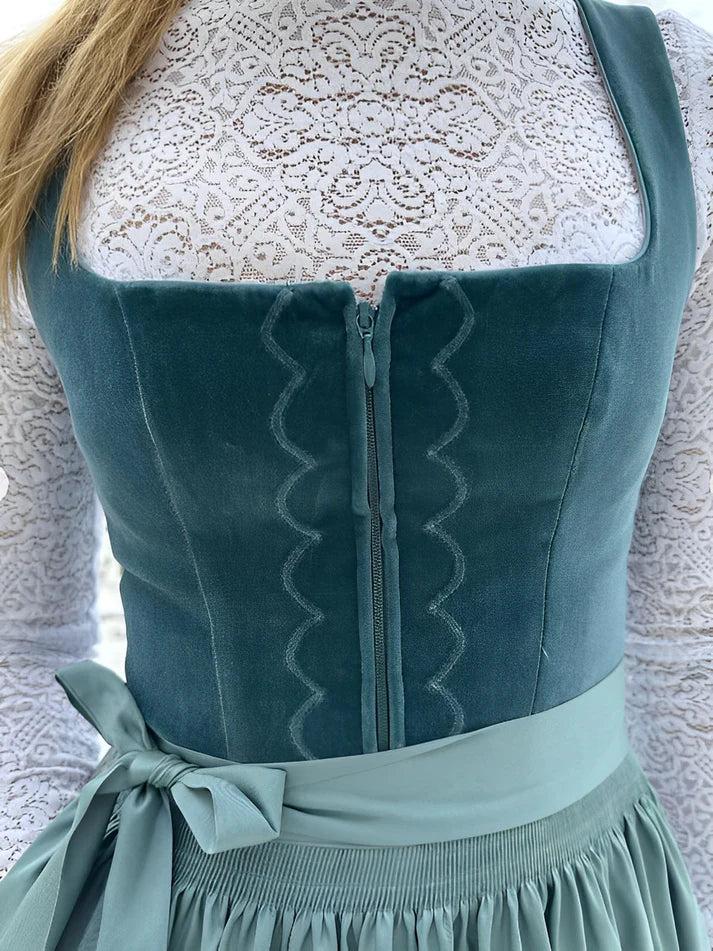Traditionelles Midi-Dirndlkleid für Damen mit Schürze