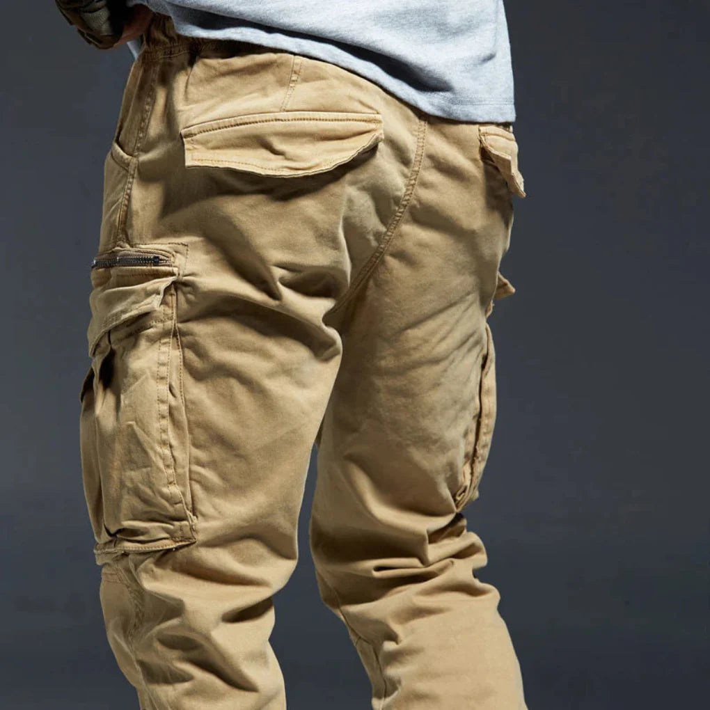 Herren-Cargohose mit mehreren Taschen