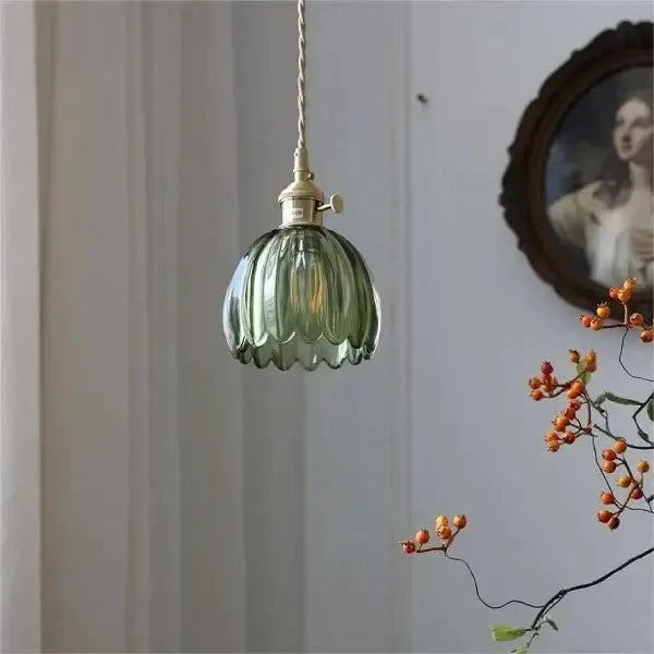 Elegante Glas-Hängeleuchte in Blumenform - Stimmungsvolles Licht