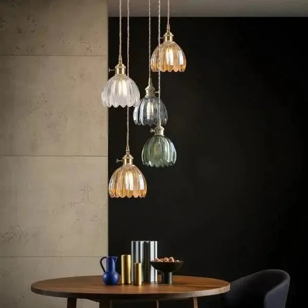 Elegante Glas-Hängeleuchte in Blumenform - Stimmungsvolles Licht