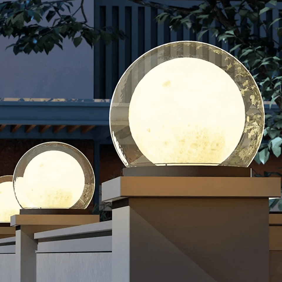 Moderne Außenlampe - Design in Mondform