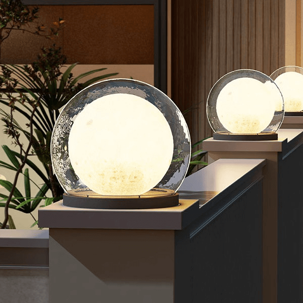 Moderne Außenlampe - Design in Mondform