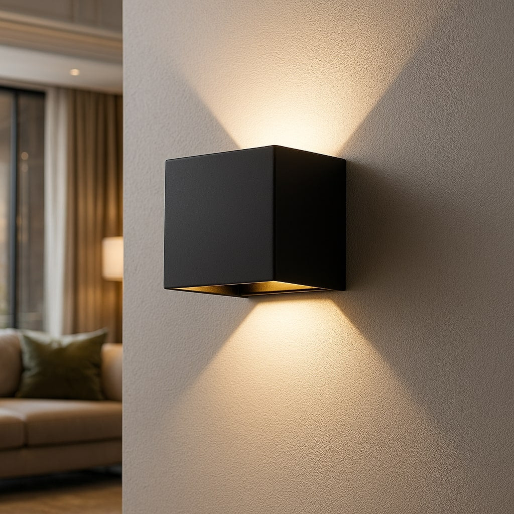 Kabellose Wandlampe für innen und außen | LED-Lampe mit Akku und Sensor | GlowCube