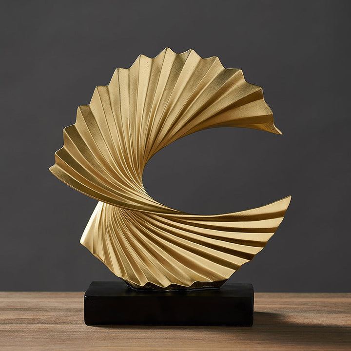 Elegante Halbmond-Skulptur – LunarGrace