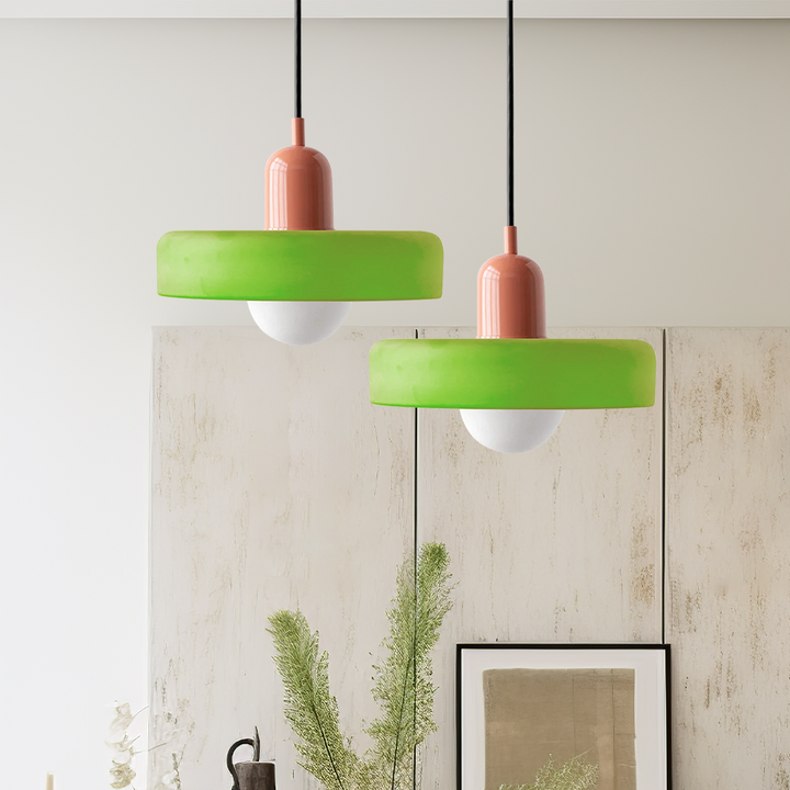 Farbenfrohe Pendelleuchte im Bauhausstil - StiloGlas