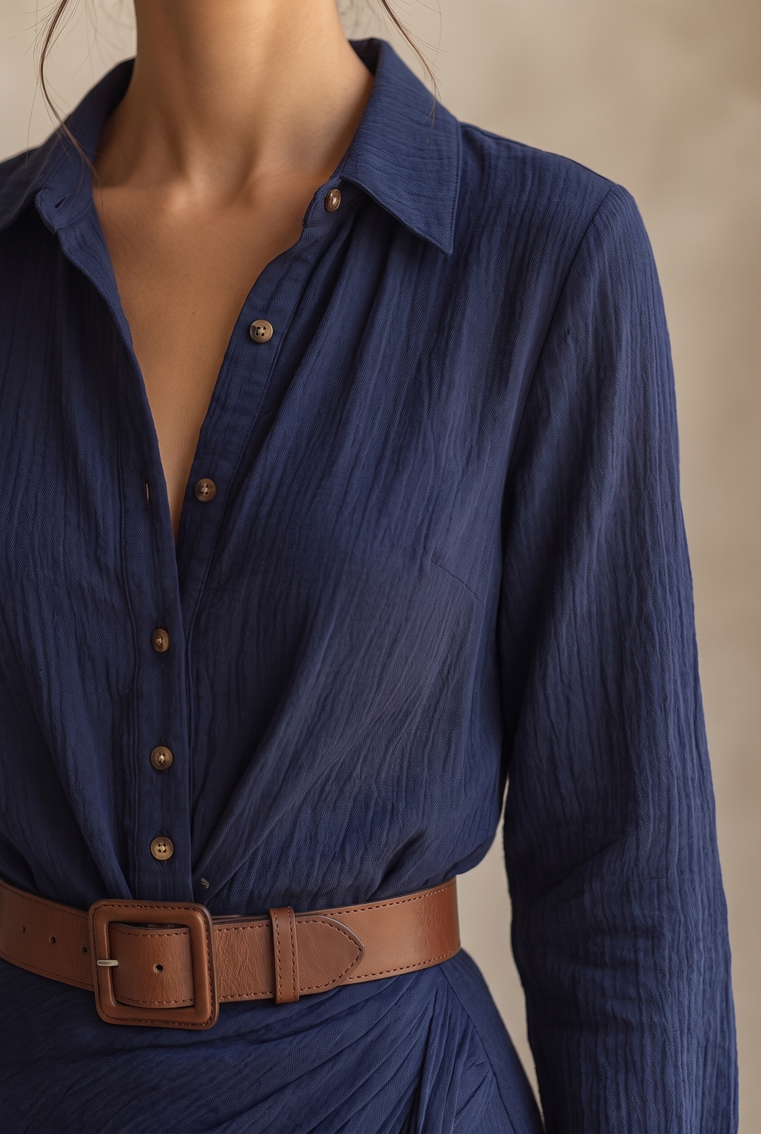 Damen-Maxikleid mit Reverskragen, einreihig, mit Gürtel und langen Ärmeln
