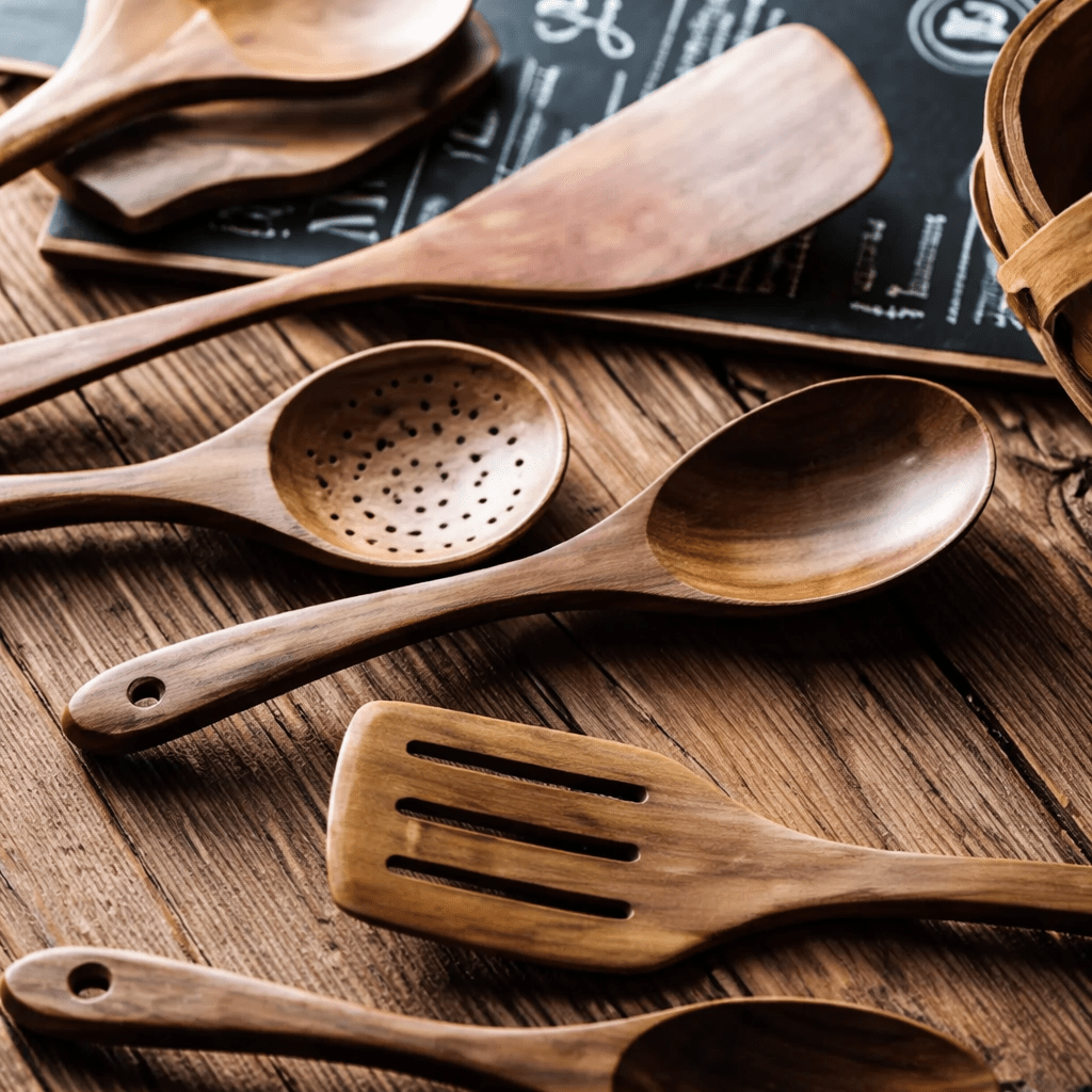 Traditionelles japanisches Küchenutensilien-Set aus Holz (7-teilig)