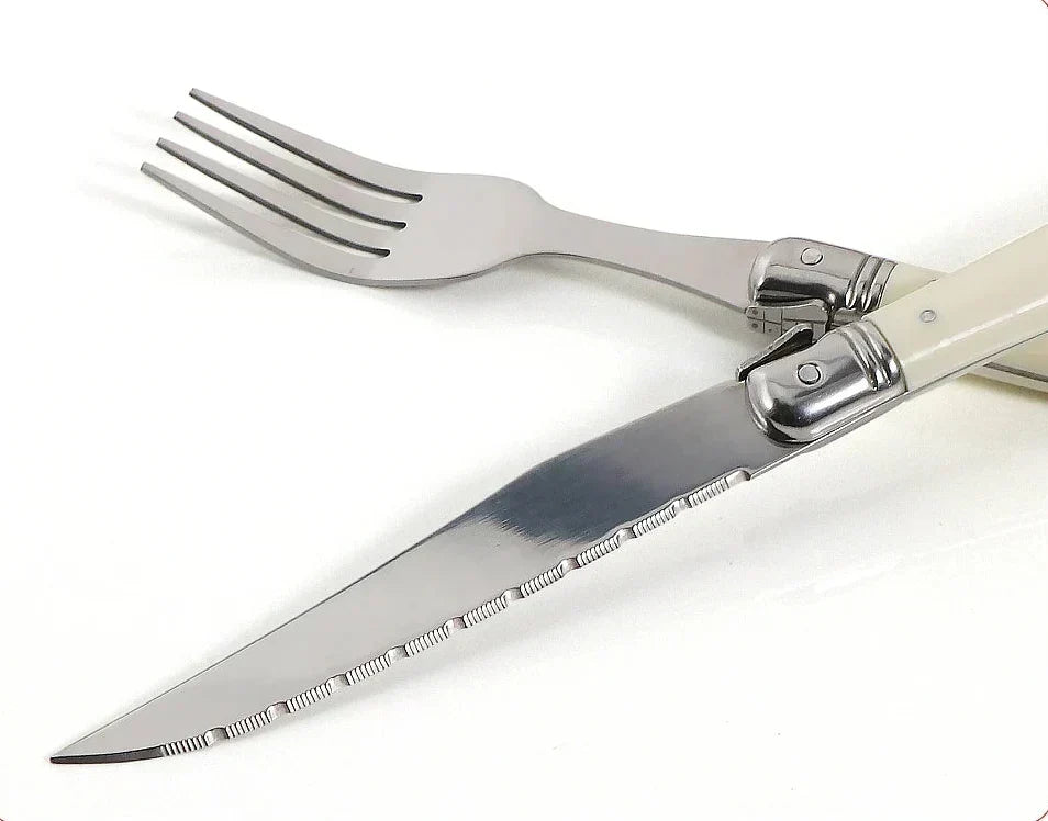 IvoryElegance – Luxuriöses Laguiole-Besteckset mit zeitlosem Stil