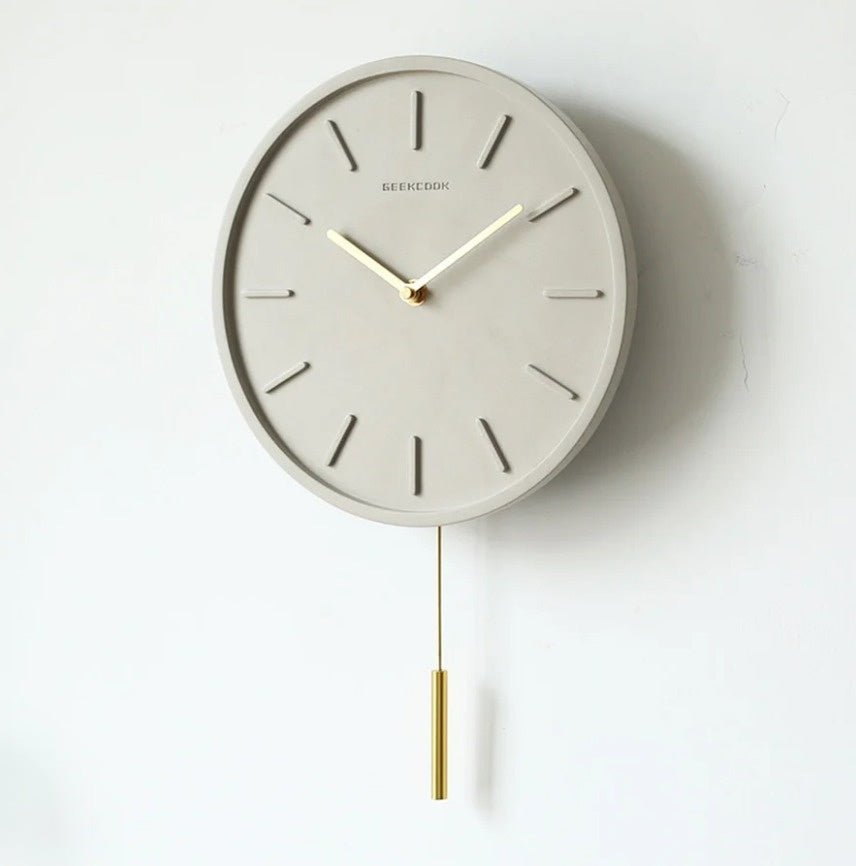 Zement-Wanduhr mit Metallpendel - Tundra