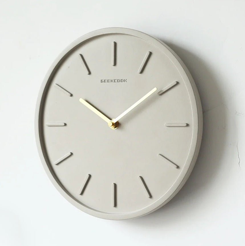 Zement-Wanduhr mit Metallpendel - Tundra