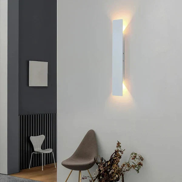 Moderne Außenleuchte – LED-Wandleuchte auf/ab, wasserdicht, vertikales Design