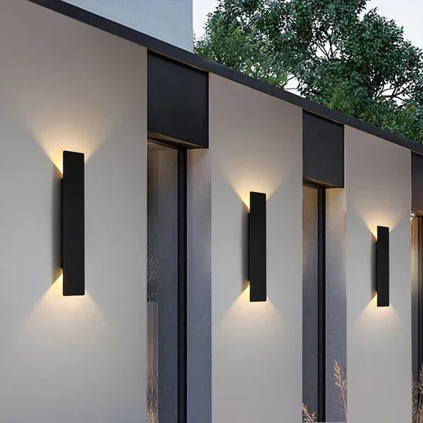 Moderne Außenleuchte – LED-Wandleuchte auf/ab, wasserdicht, vertikales Design