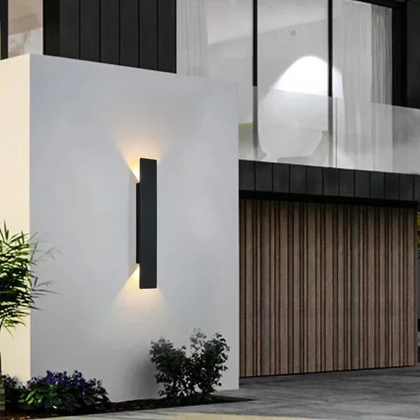 Moderne Außenleuchte – LED-Wandleuchte auf/ab, wasserdicht, vertikales Design