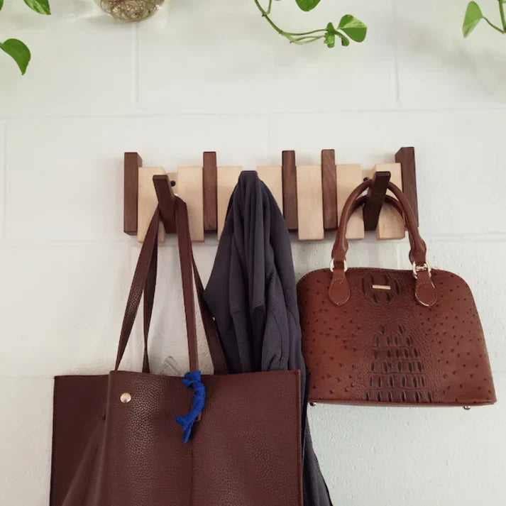 Garderobe aus Holz im Klavierstil - Melodia