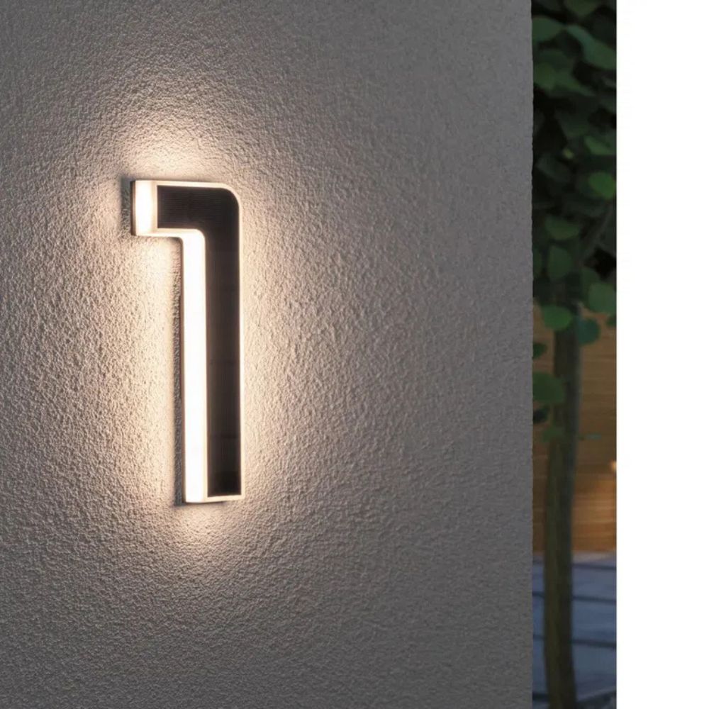 Solarbeleuchtete Hausnummer mit LED und Dämmerungssensor