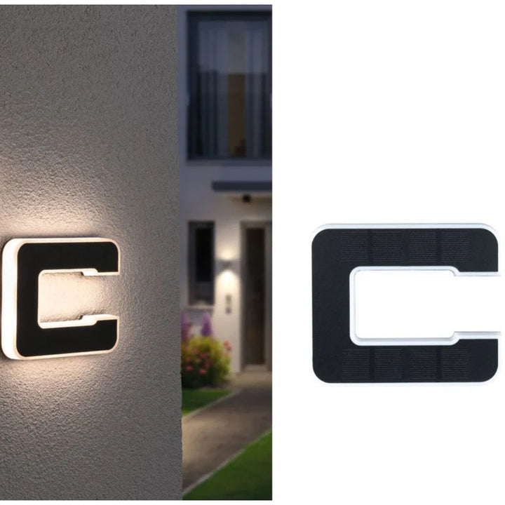 Solarbeleuchtete Hausnummer mit LED und Dämmerungssensor
