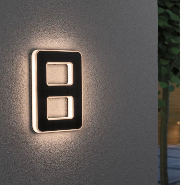Solarbeleuchtete Hausnummer mit LED und Dämmerungssensor