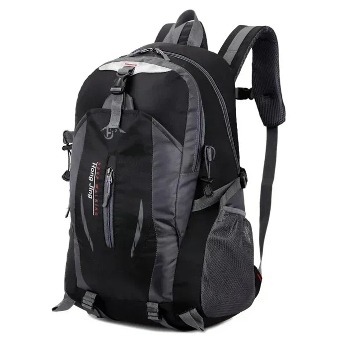 Wasserdichter Outdoor-Reiserucksack mit mehreren Fächern