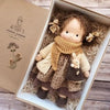 Handgemachte Waldorfpuppe aus natürlichen Materialien – 30 cm gross