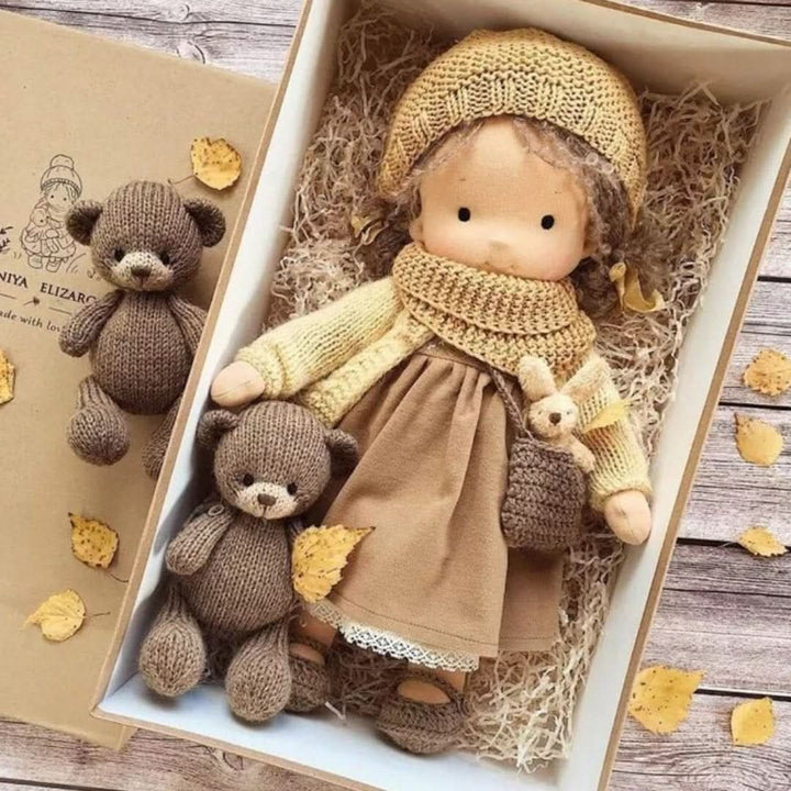 Handgemachte Waldorfpuppe aus natürlichen Materialien – 30 cm gross